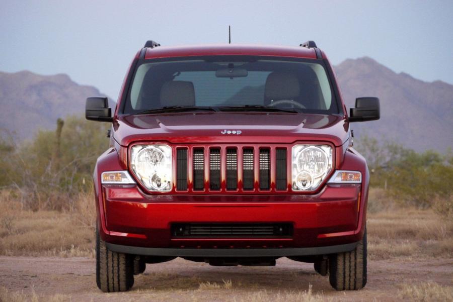  Jeep Liberty Sport 2010 года  (фото 6 из 37)